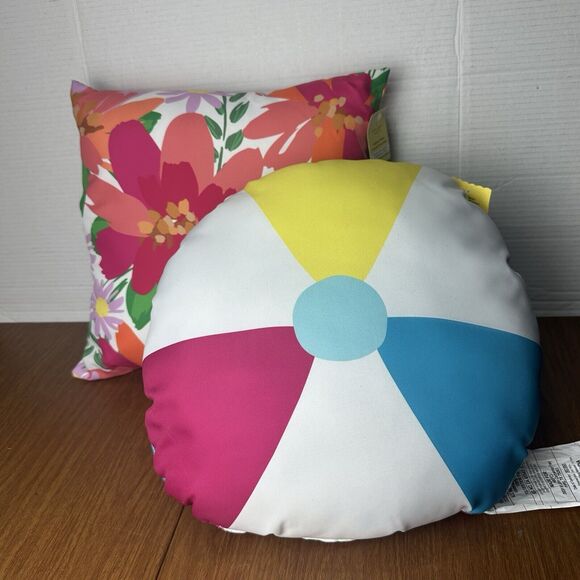 Ashland Home Outdoor Throw Pillows Set Of Two Beach Ball Summer Theme Circle Set - Picture 1 of 7
